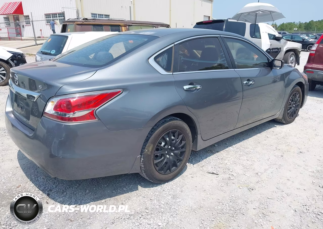2015 Nissan Altima 2.5 S VIN:1N4AL3AP2FN302660 - 4