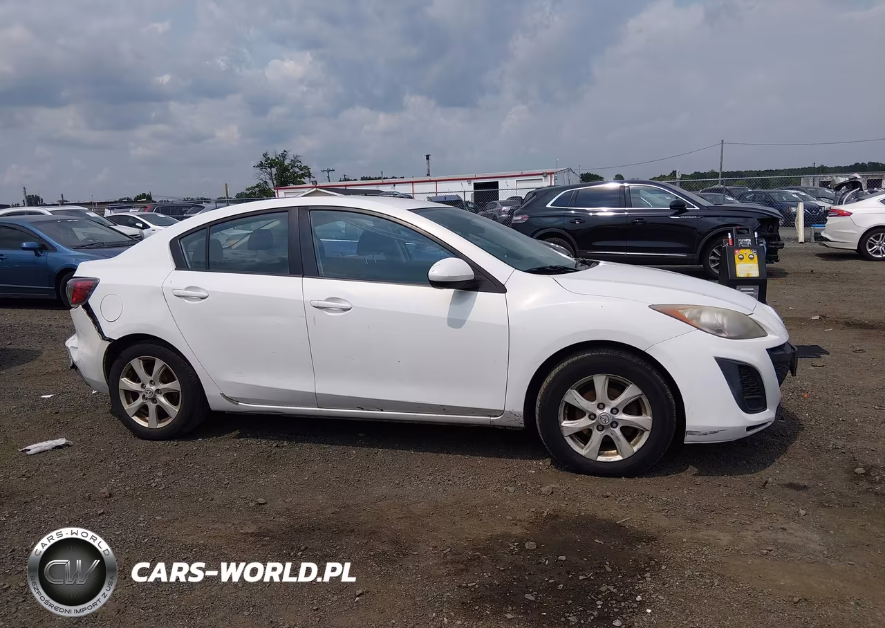 2011 Mazda Mazda3 I Touring VIN:JM1BL1VG8B1476845 - 13