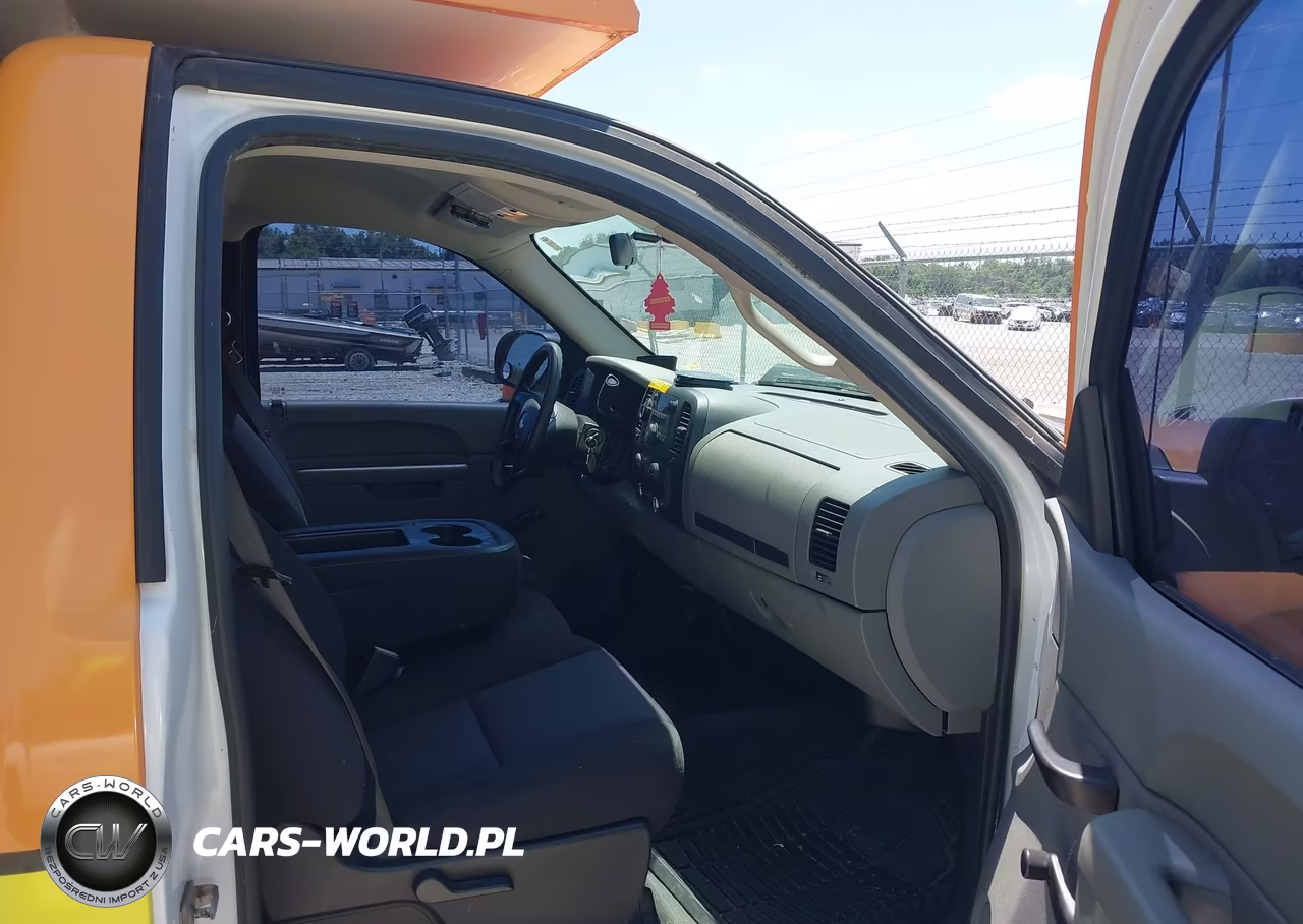 2010 Chevrolet Silverado 1500 Work Truck VIN:1GCPCPEX2AZ243634 - 5