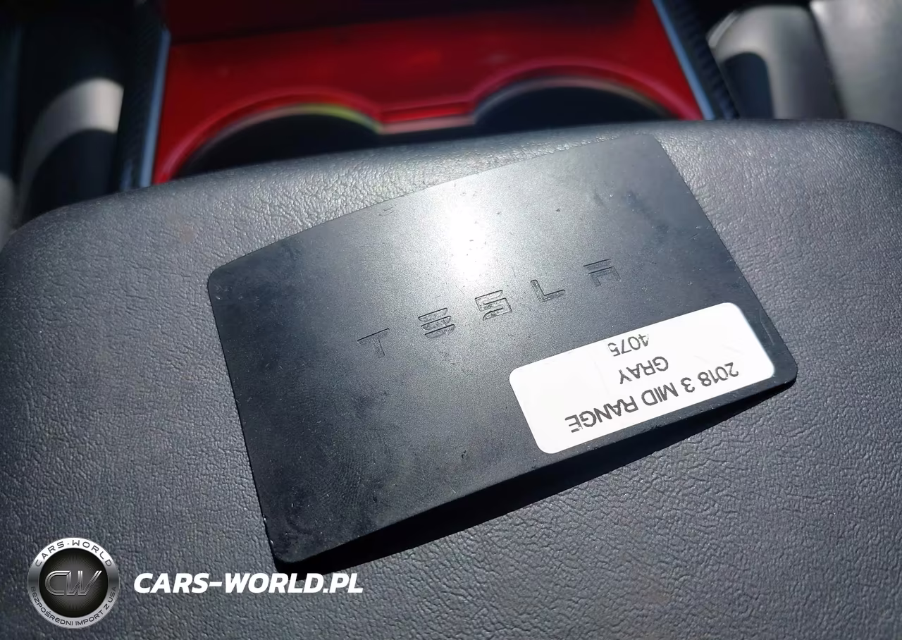 2018 Tesla Model 3 Long Range-Mid Range VIN:5YJ3E1EAXJF014075 - 10