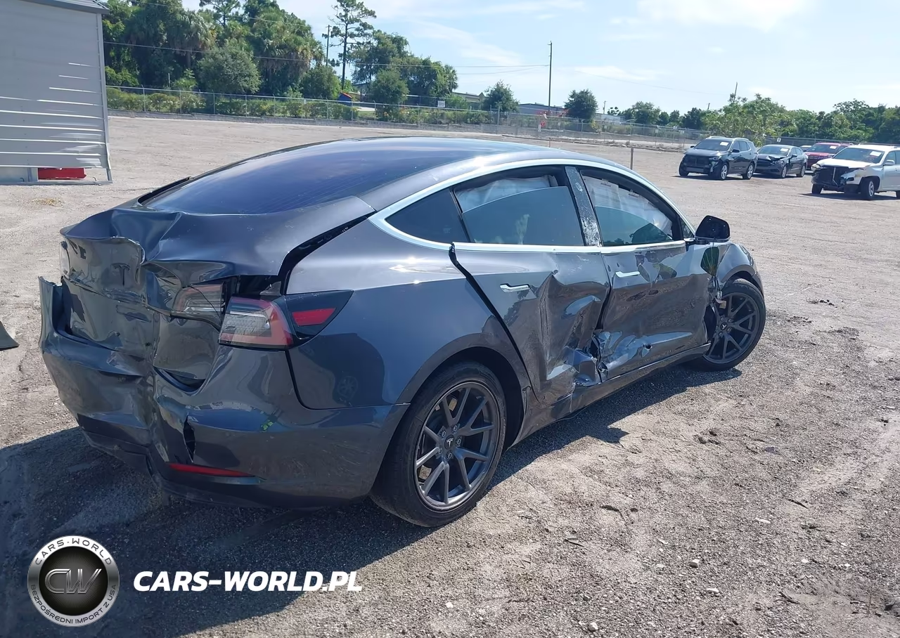 2018 Tesla Model 3 Long Range-Mid Range VIN:5YJ3E1EAXJF014075 - 4