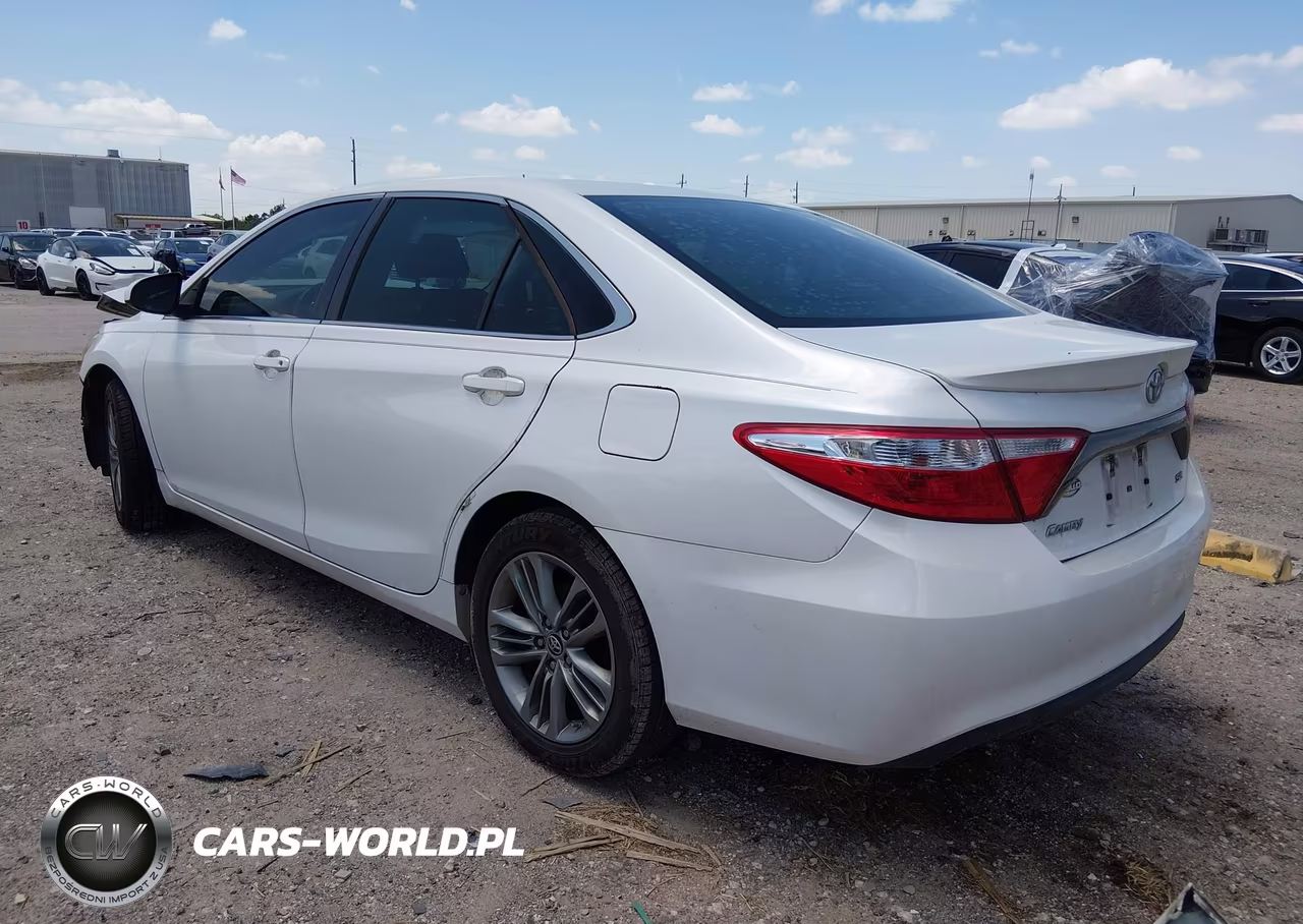 2016 Toyota Camry Se VIN:4T1BF1FK6GU553210 - 3