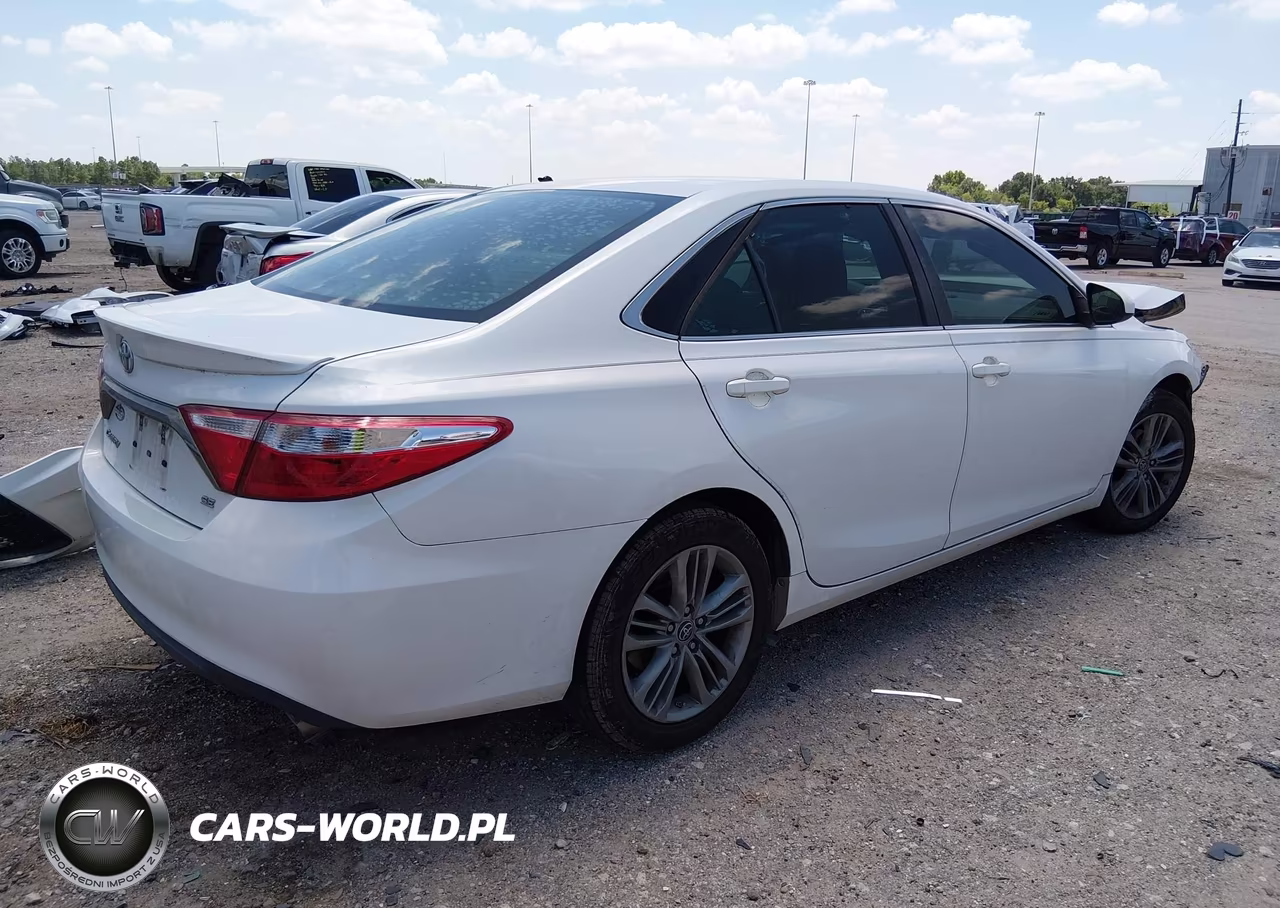2016 Toyota Camry Se VIN:4T1BF1FK6GU553210 - 4