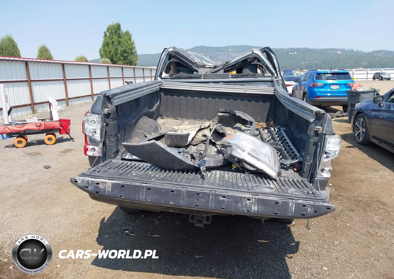 2018 Nissan Titan Xd Sv Diesel VIN:1N6BA1F48JN526982 - 17