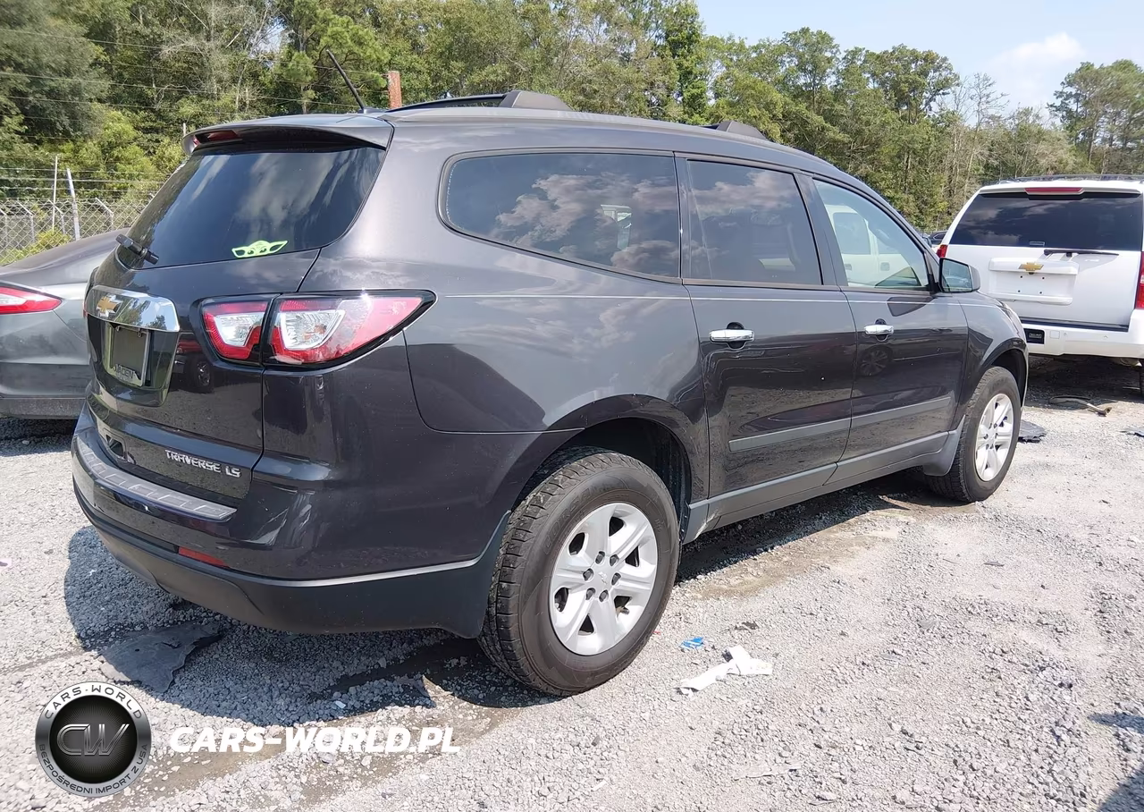 2015 Chevrolet Traverse Ls VIN:1GNKRFED9FJ376591 - 4