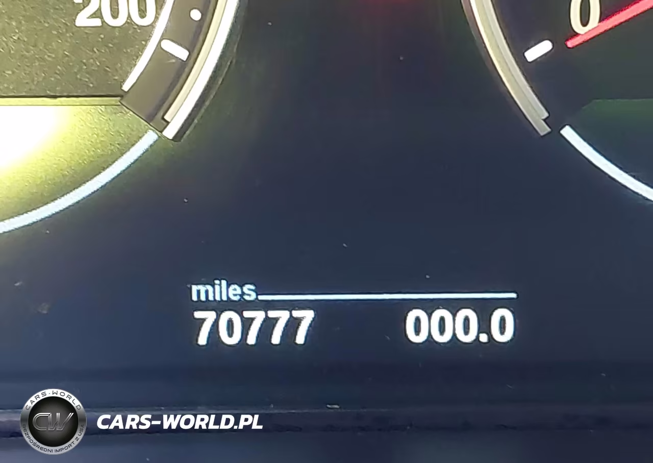 2016 BMW X6 M VIN:5YMKW8C51G0R43271 - 14