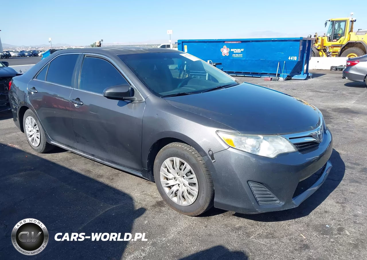 2012 Toyota Camry Le – zdjęcie 1 z 11