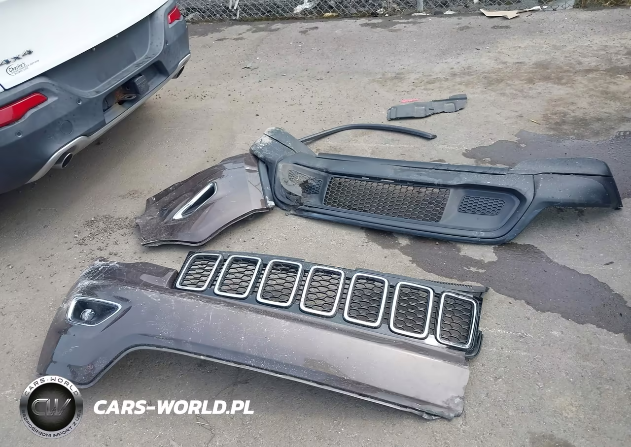2021 Jeep Grand Cherokee Laredo E 4X4 VIN:1C4RJFAG1MC601005 - 12