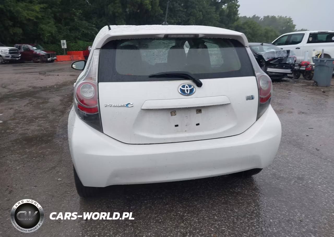 2014 Toyota Prius C Two VIN:JTDKDTB3XE1570157 - 16