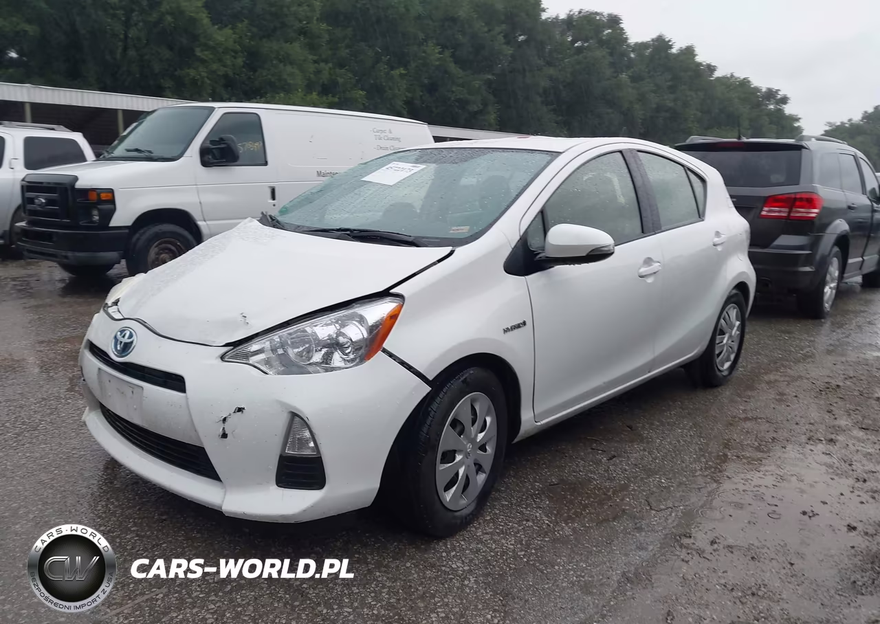 2014 Toyota Prius C Two VIN:JTDKDTB3XE1570157 - 2