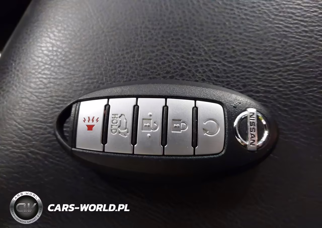 2016 Nissan Pathfinder Platinum VIN:5N1AR2MM9GC665762 - 11