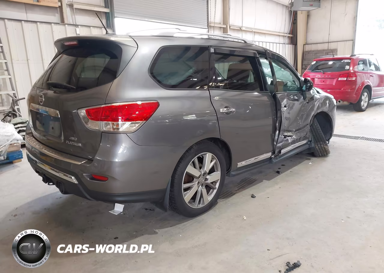 2016 Nissan Pathfinder Platinum VIN:5N1AR2MM9GC665762 - 4