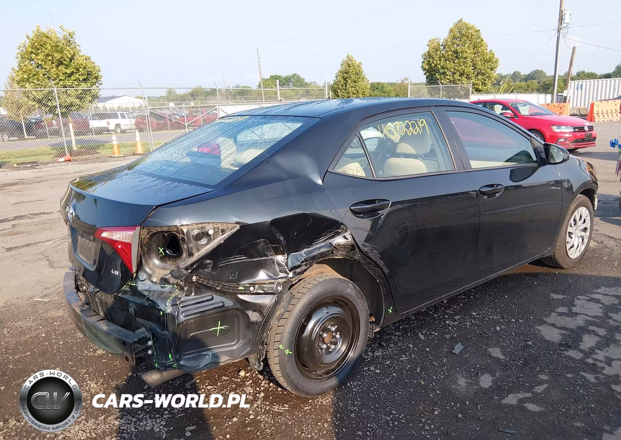 2017 Toyota Corolla Le VIN:2T1BURHE7HC754239 - 4
