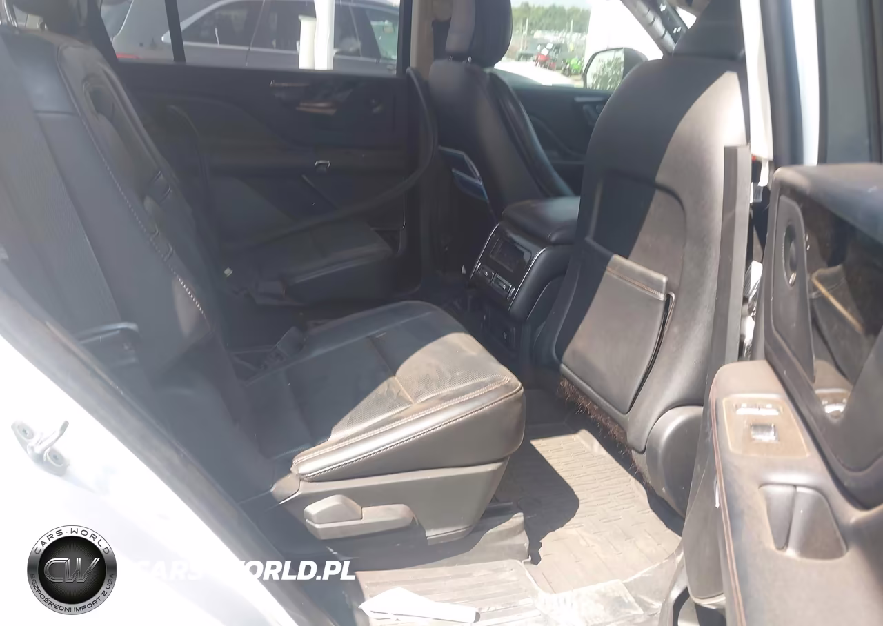 2020 Lincoln Aviator Reserve VIN:5LM5J7XC0LGL13193 - 8