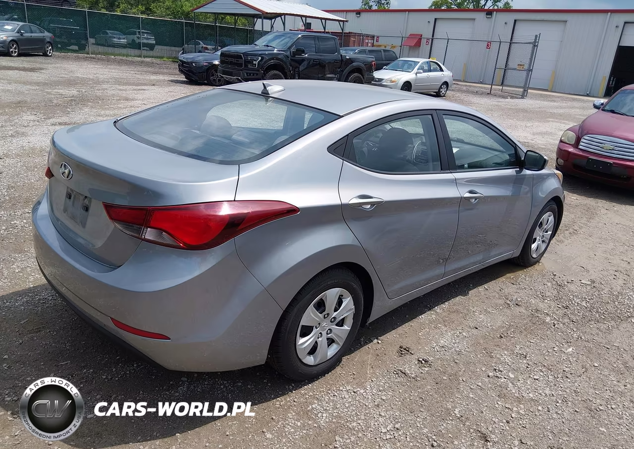 2016 Hyundai Elantra Se VIN:5NPDH4AE1GH713739 - 4