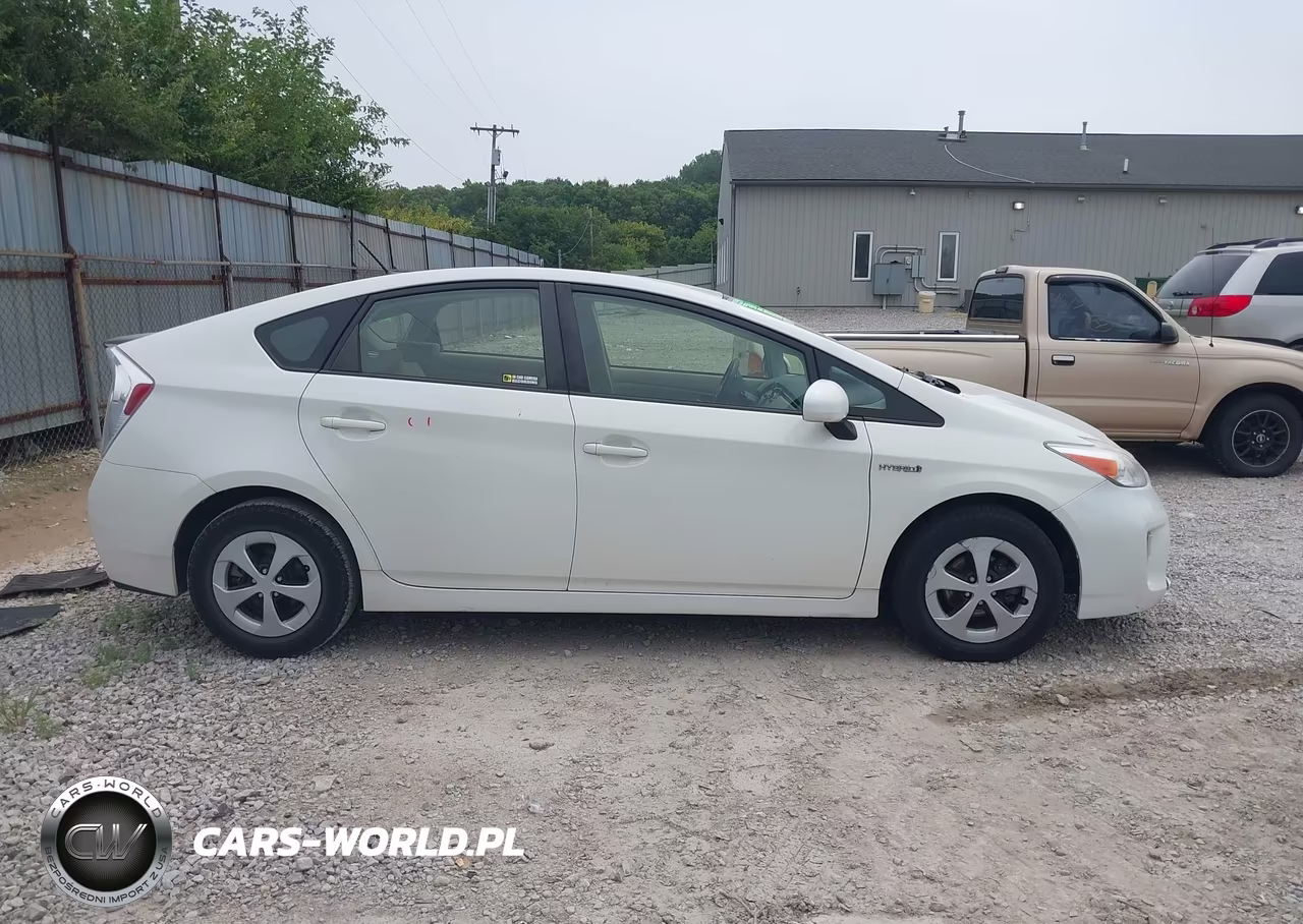 2015 Toyota Prius Three VIN:JTDKN3DU7F1898527 - 14