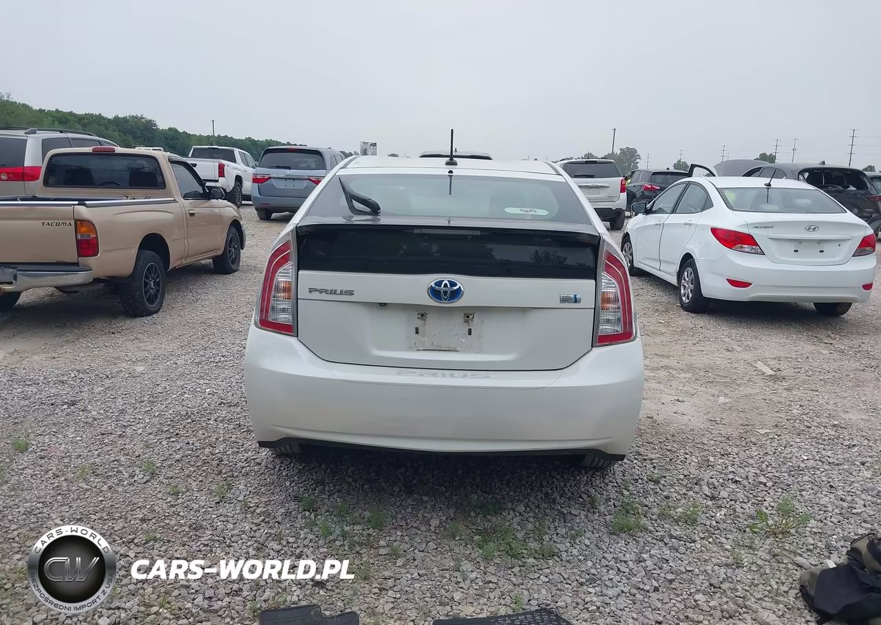 2015 Toyota Prius Three VIN:JTDKN3DU7F1898527 - 17
