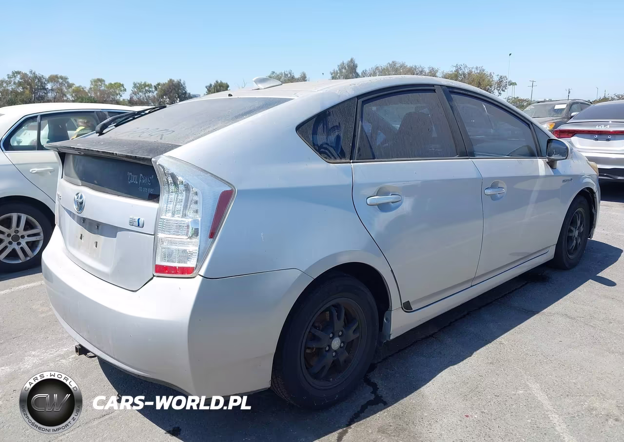 2011 Toyota Prius Two VIN:JTDKN3DU2B0268060 - 4