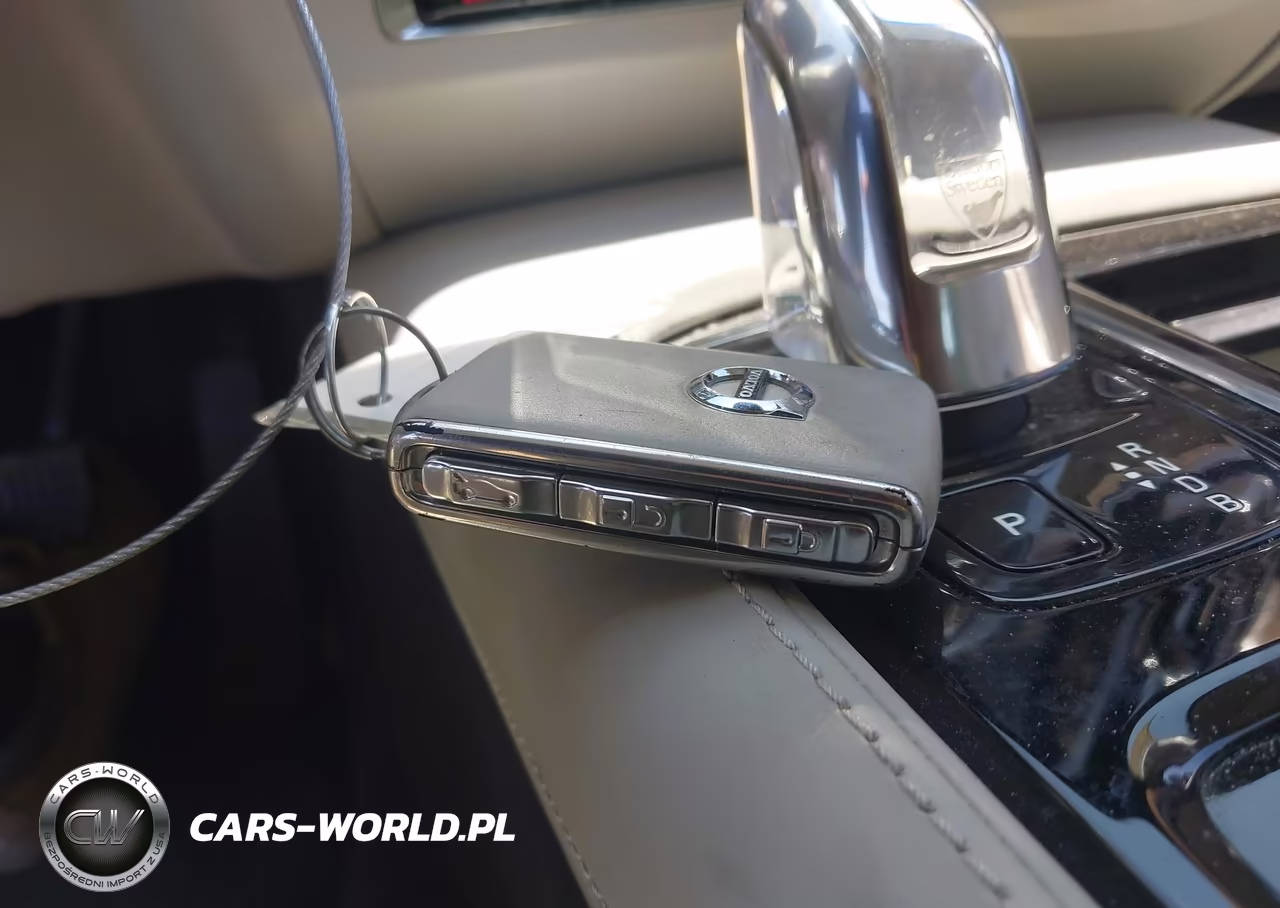 2019 Volvo S90 Hybrid T8 Inscription VIN:LVYBR0AL0KP111139 - 11