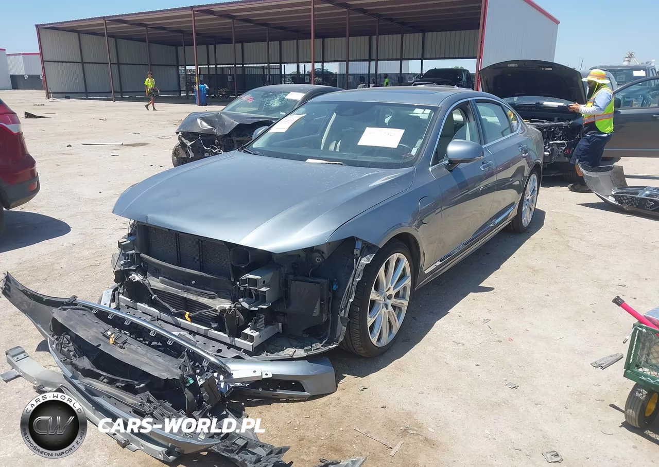 2019 Volvo S90 Hybrid T8 Inscription VIN:LVYBR0AL0KP111139 - 2