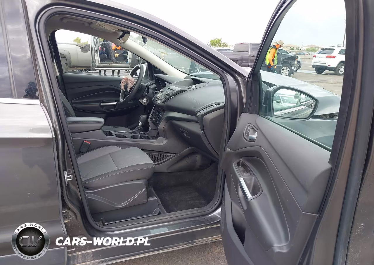 2017 Ford Escape Se VIN:1FMCU0GD5HUD77045 - 5