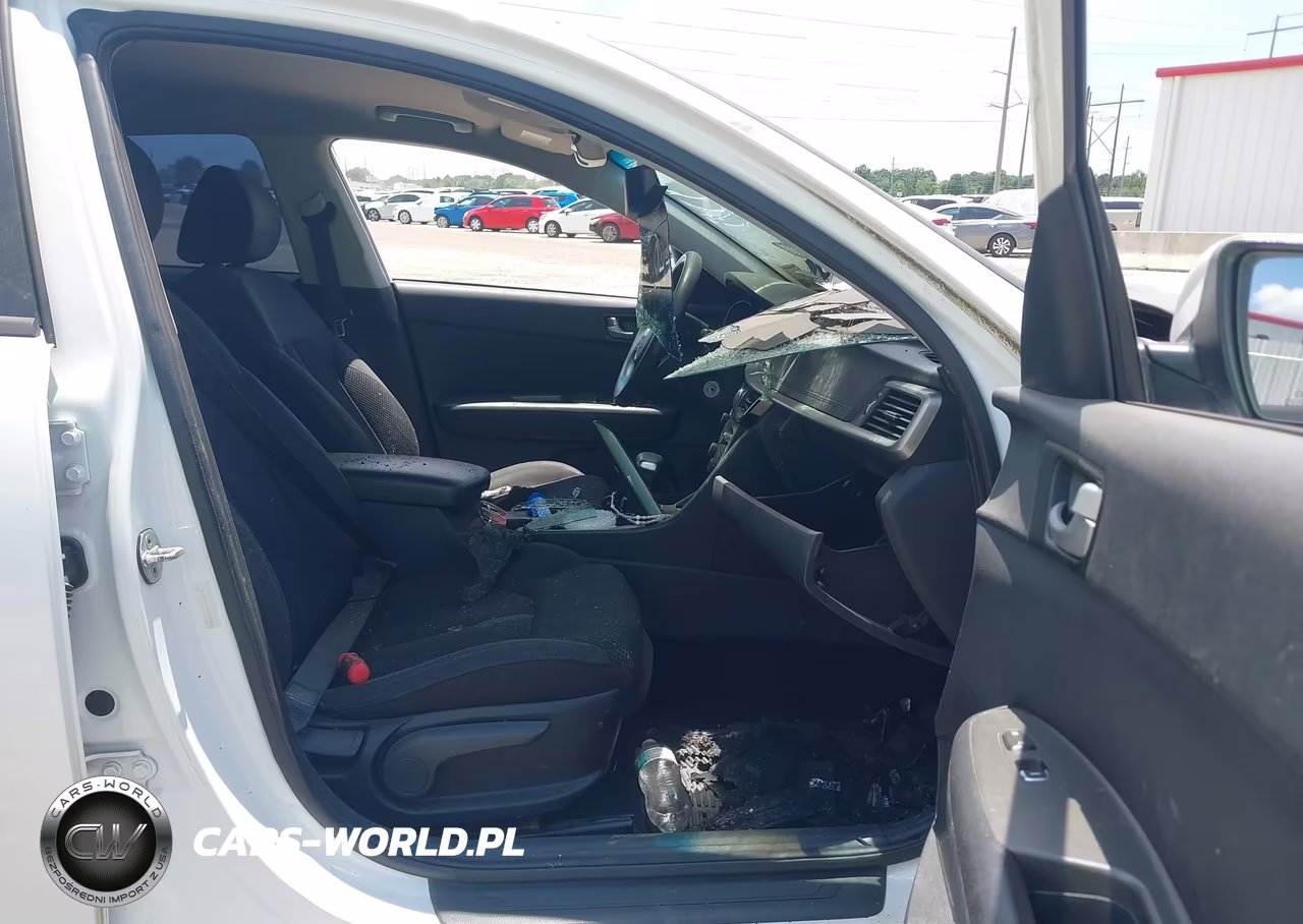 2019 Kia Optima Lx VIN:5XXGT4L36KG333663 - 5