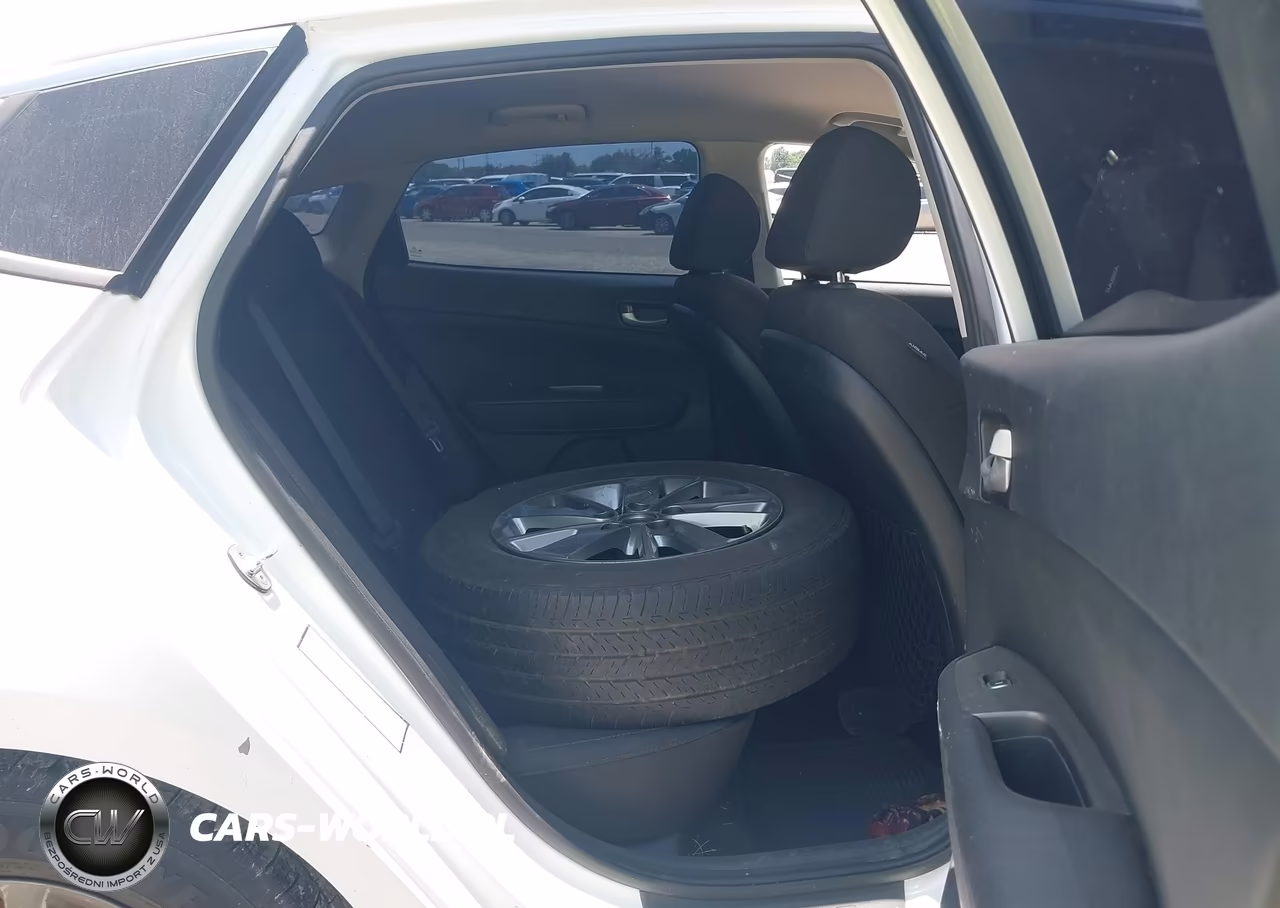 2019 Kia Optima Lx VIN:5XXGT4L36KG333663 - 8