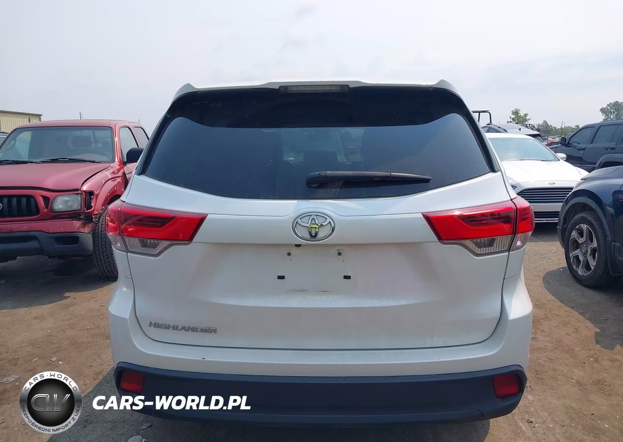 2018 Toyota Highlander Le VIN:5TDZARFH0JS038512 - 16