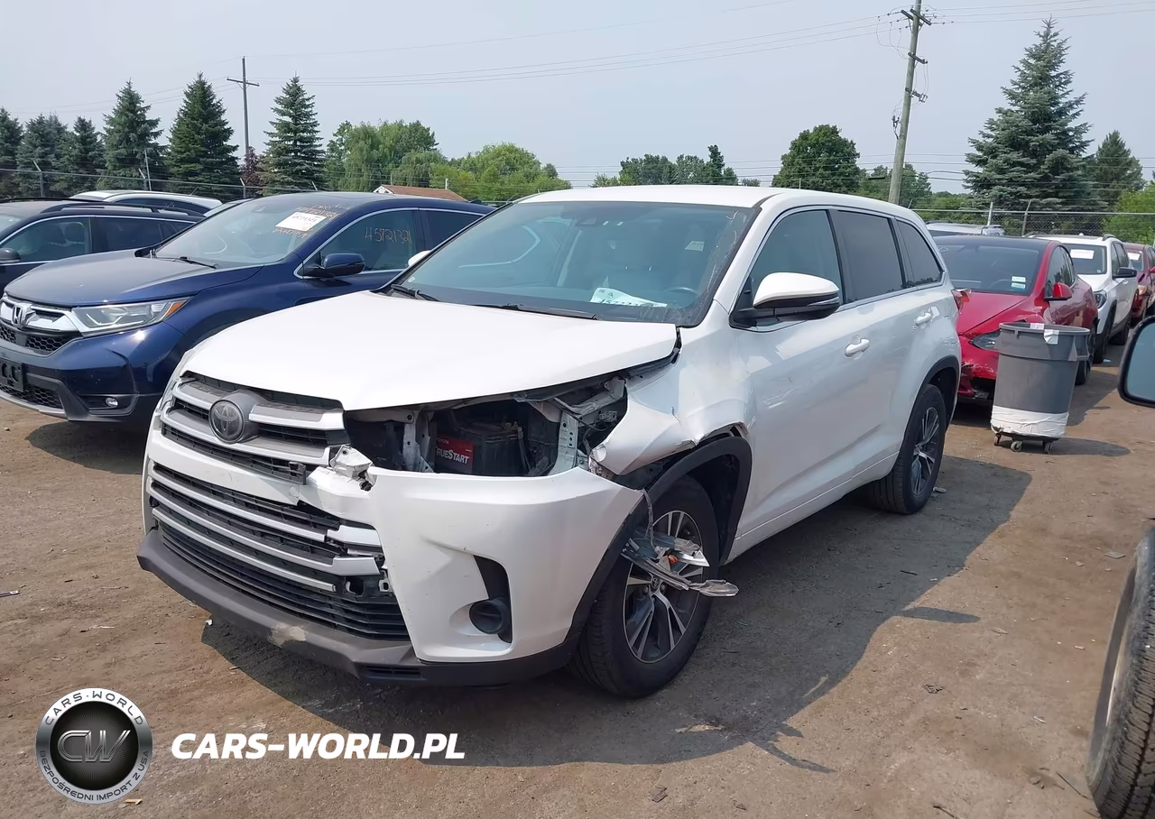 2018 Toyota Highlander Le VIN:5TDZARFH0JS038512 - 2