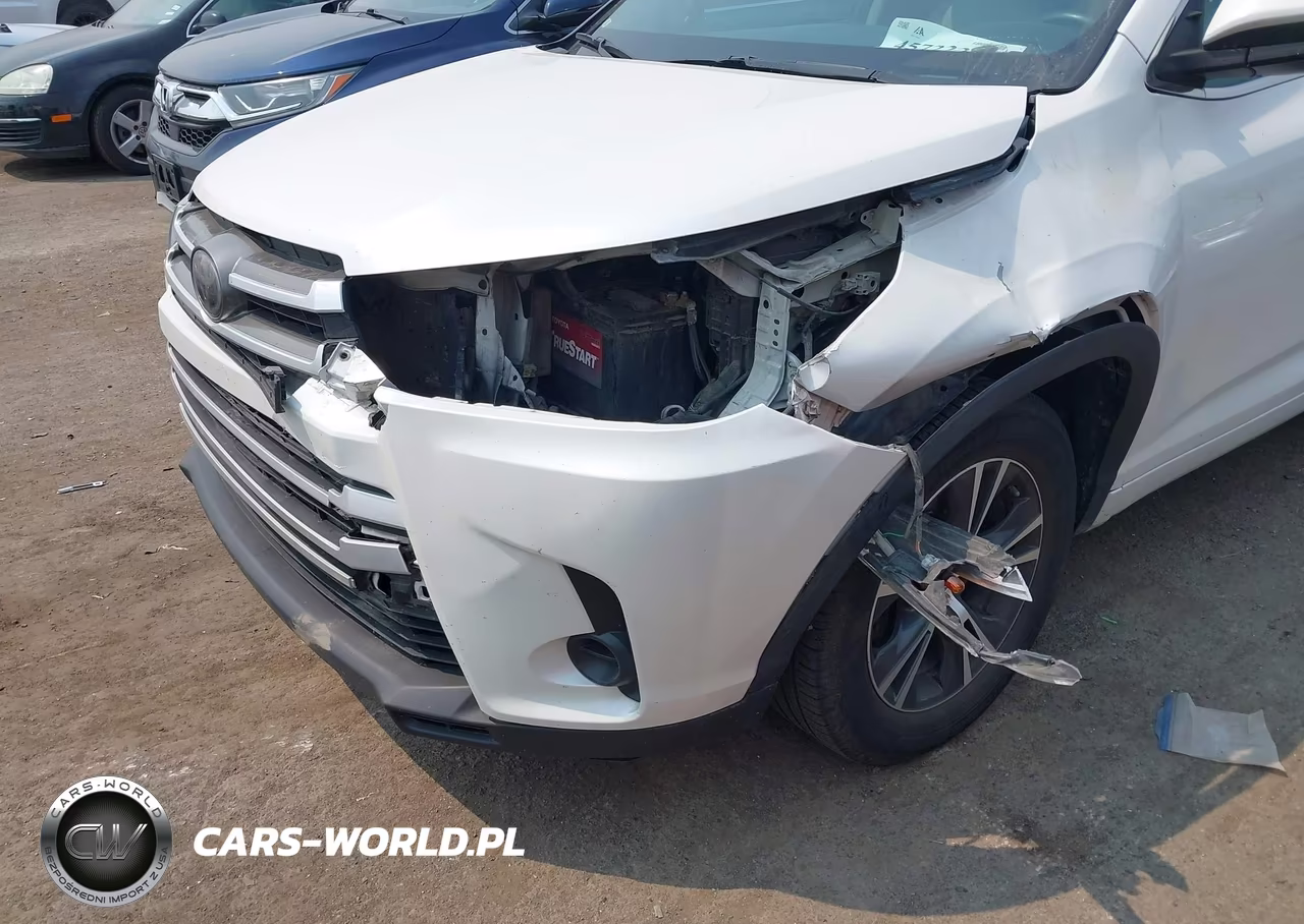 2018 Toyota Highlander Le VIN:5TDZARFH0JS038512 - 6