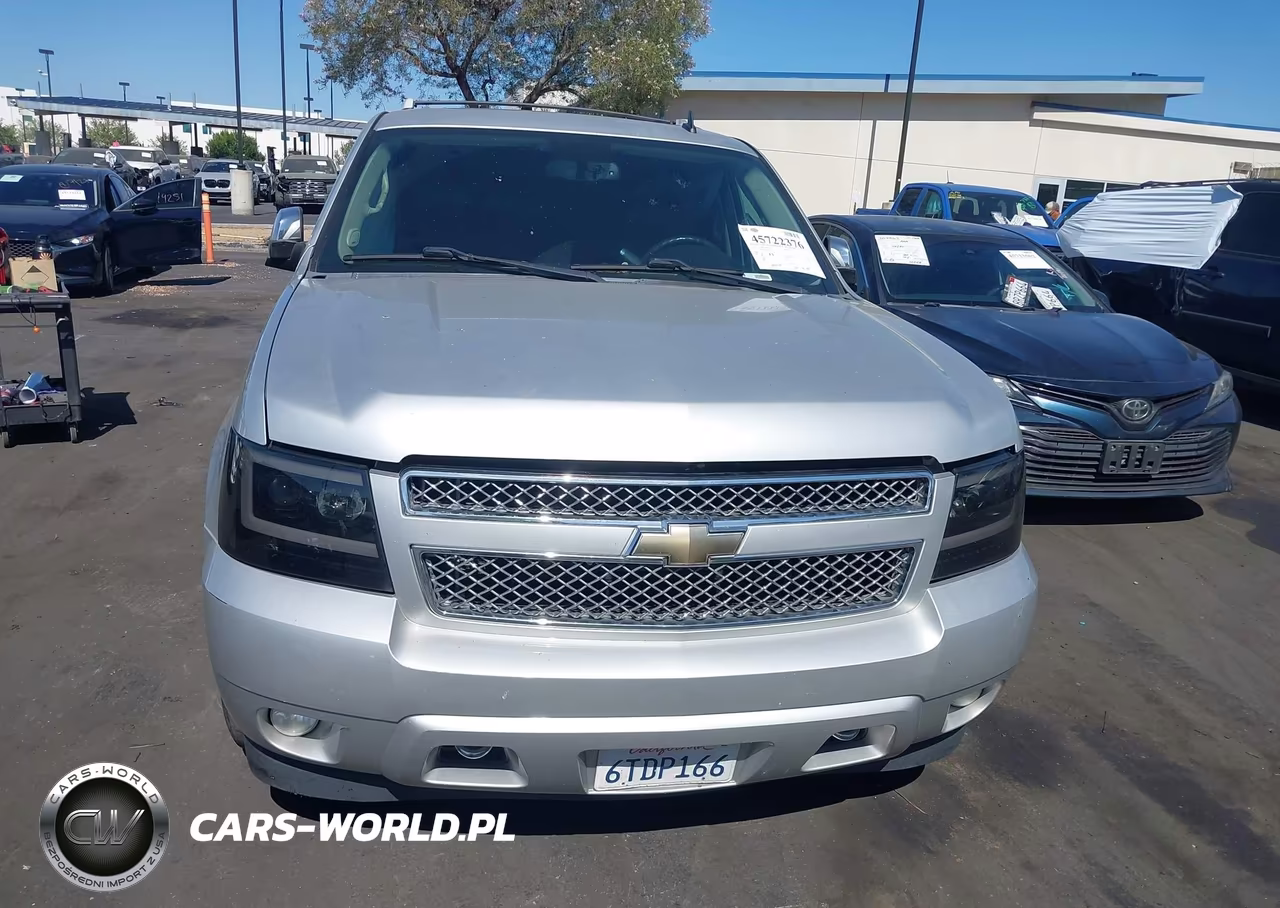 2011 Chevrolet Tahoe Ltz VIN:1GNSKCE00BR238448 - 12