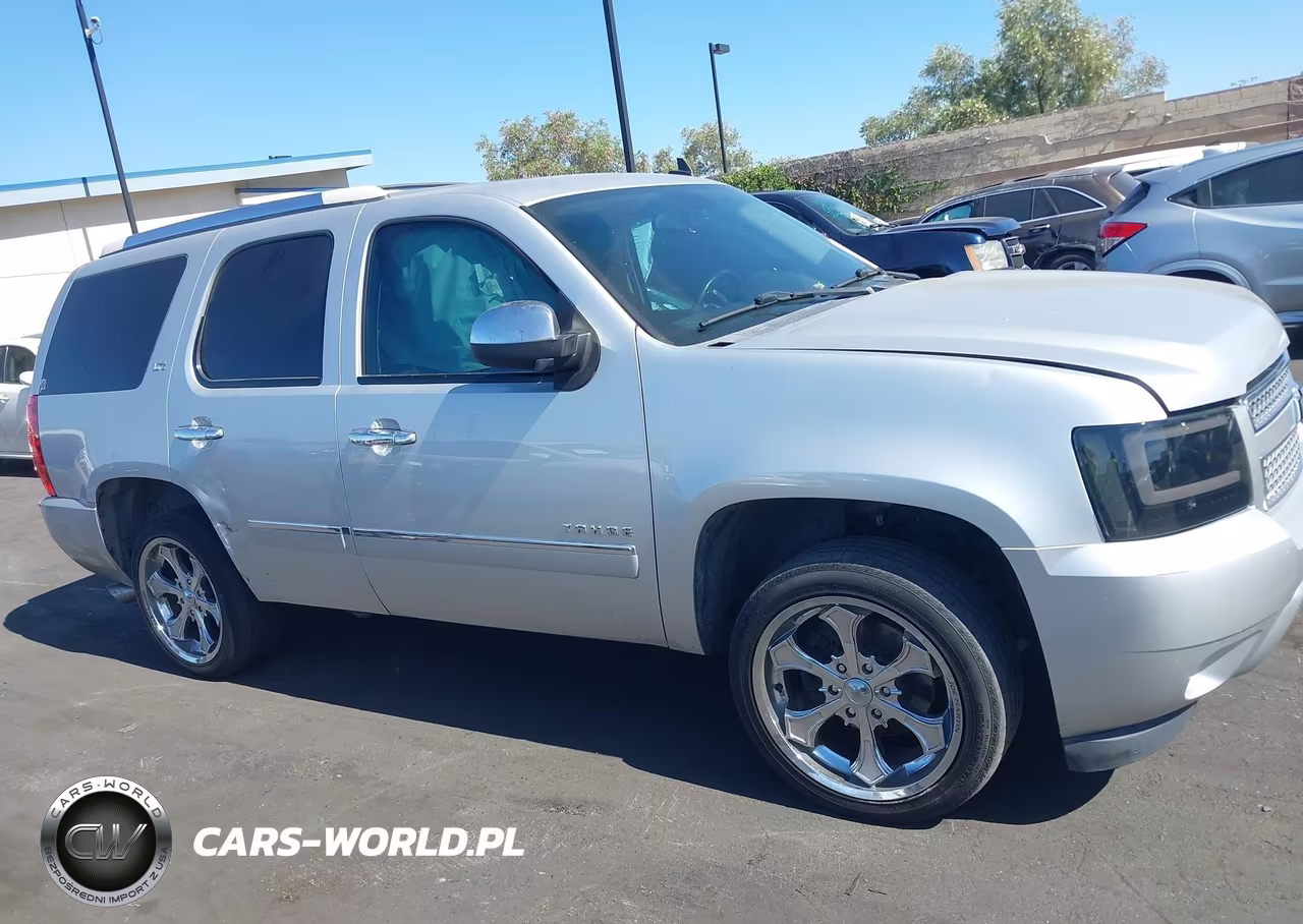 2011 Chevrolet Tahoe Ltz VIN:1GNSKCE00BR238448 - 13