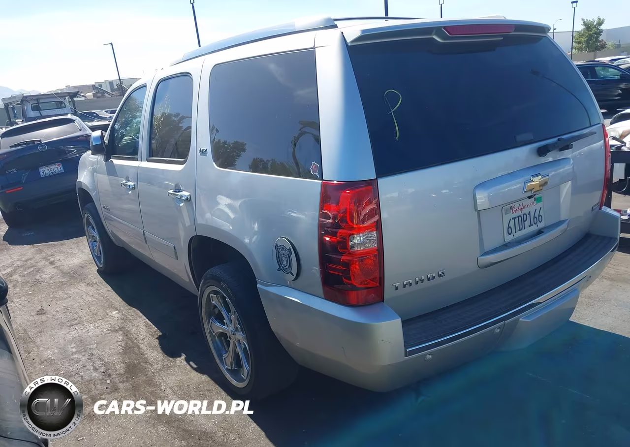 2011 Chevrolet Tahoe Ltz VIN:1GNSKCE00BR238448 - 3