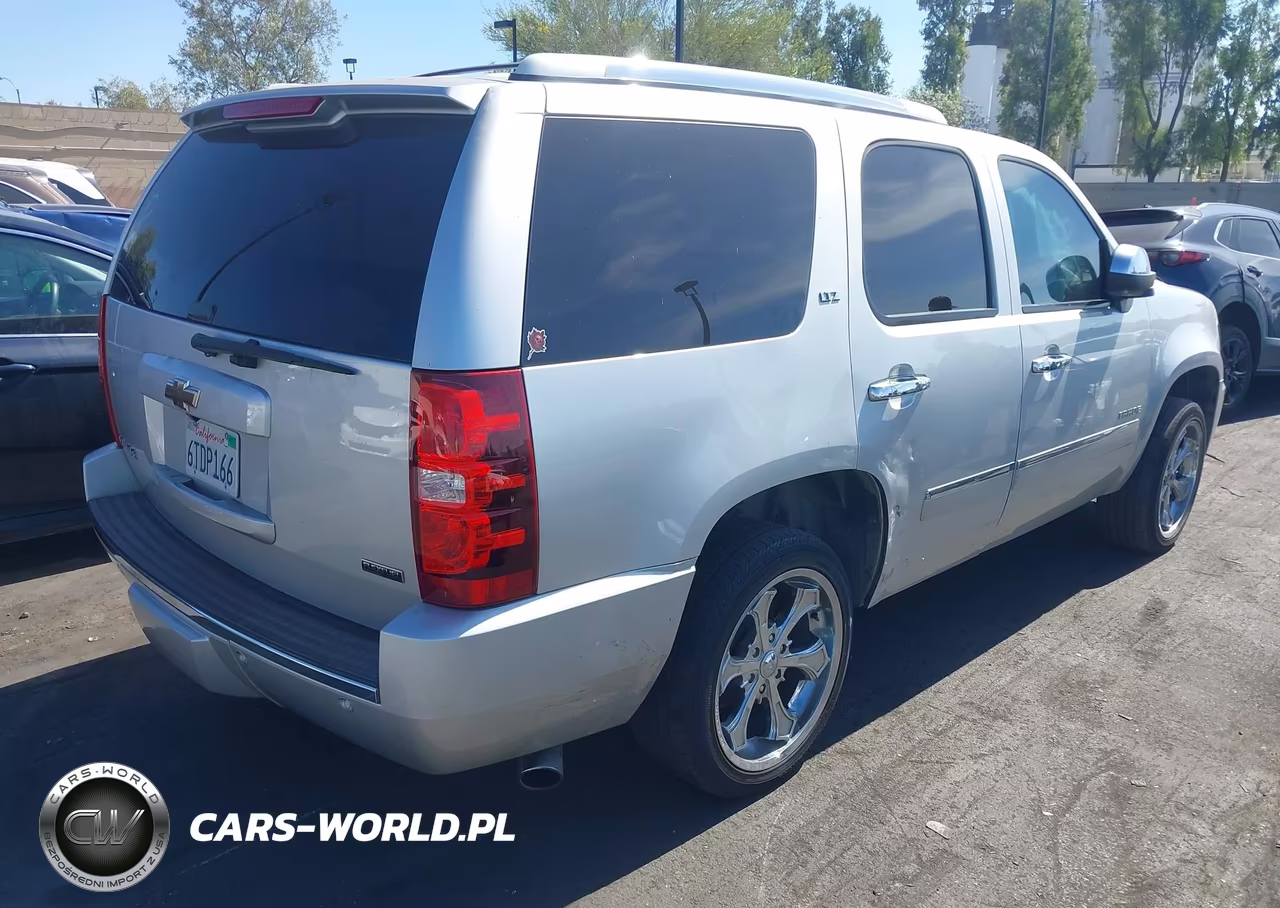 2011 Chevrolet Tahoe Ltz VIN:1GNSKCE00BR238448 - 4