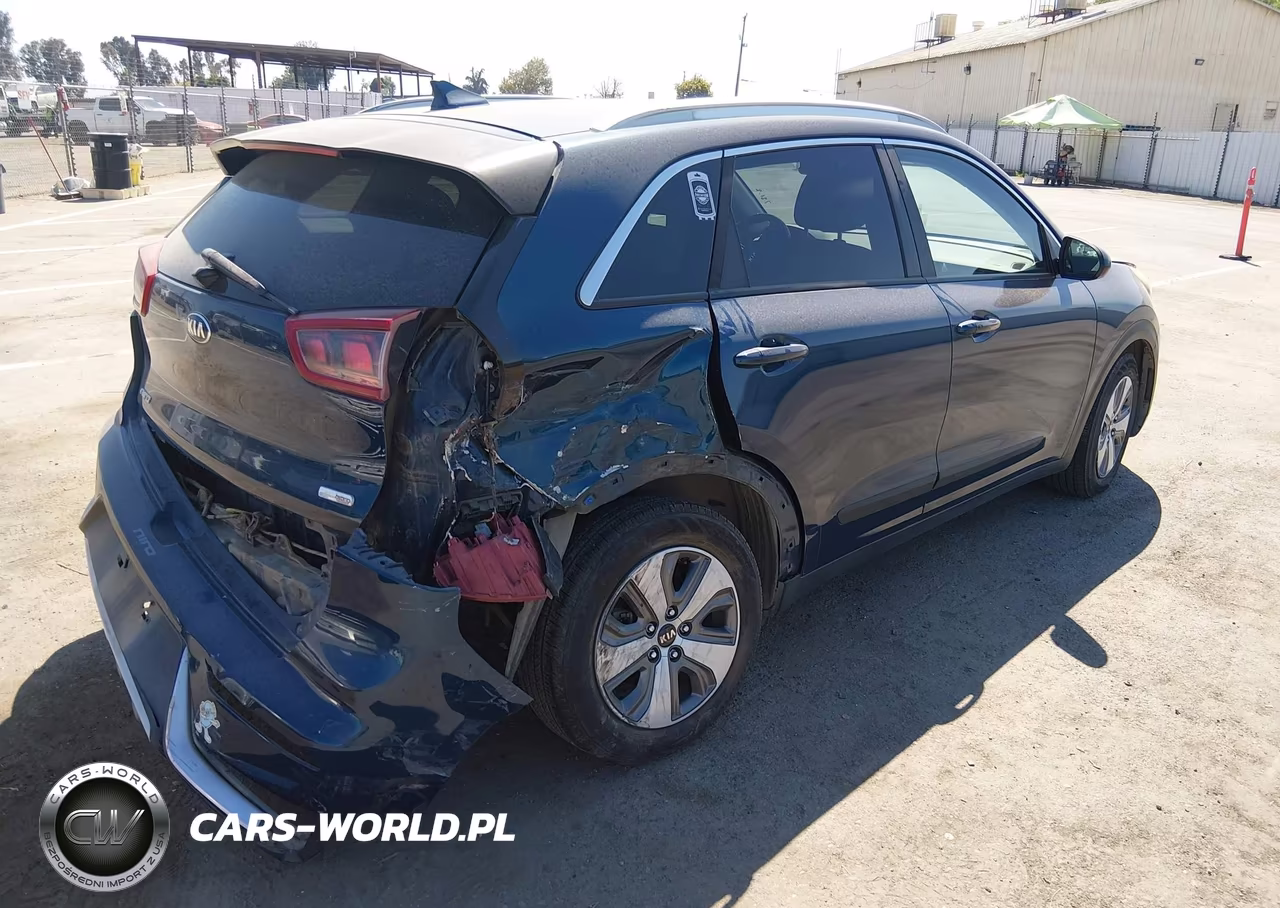2018 Kia Niro Lx VIN:KNDCB3LC6J5200755 - 4