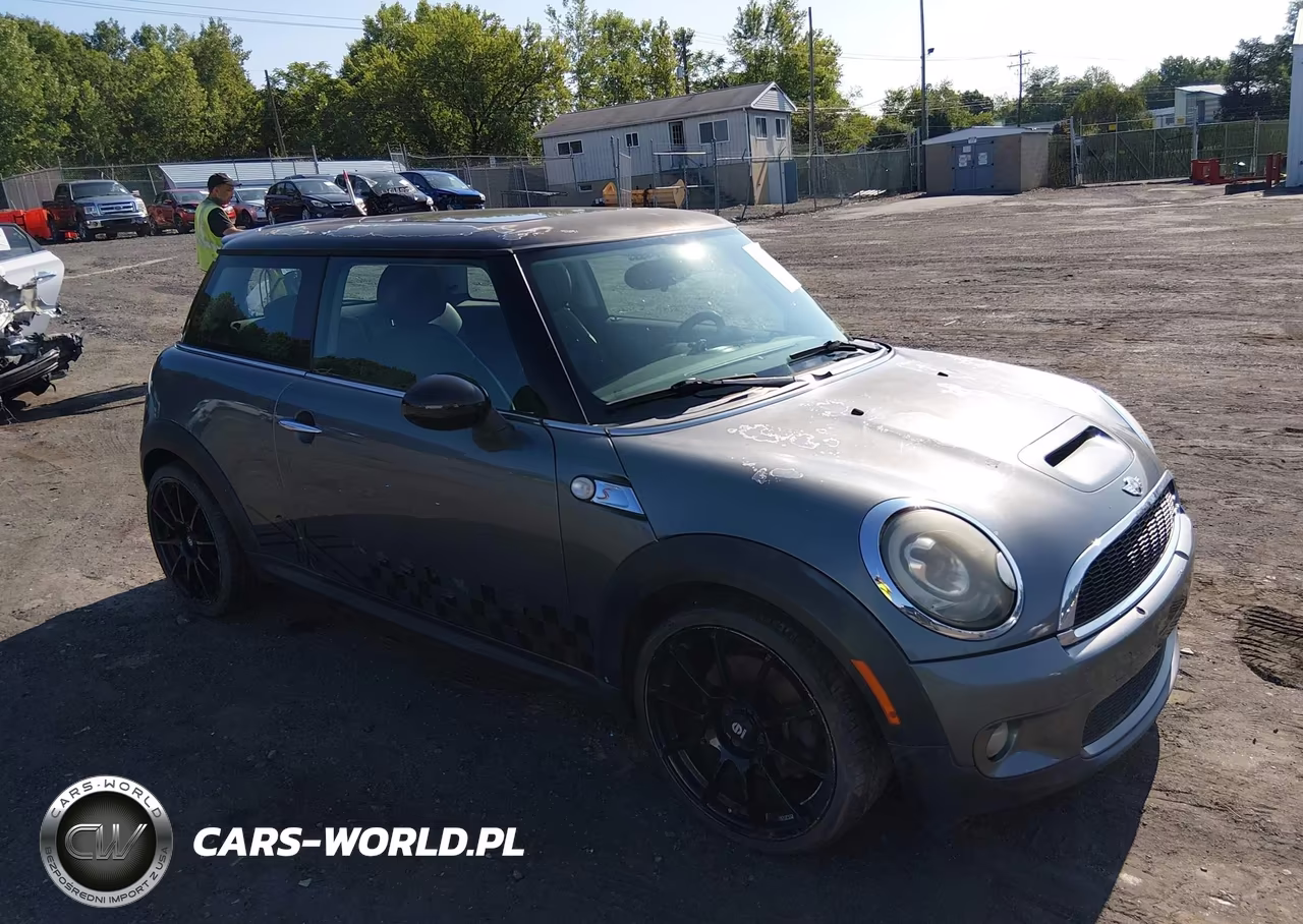2010 Mini Cooper S VIN:WMWMF7C57ATZ69937 - 1