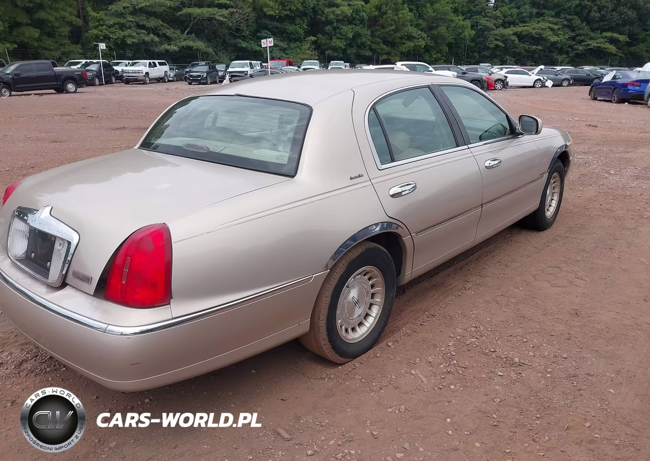 1998 Lincoln Town Car Executive VIN:1LNFM81W0WY649108 - 4