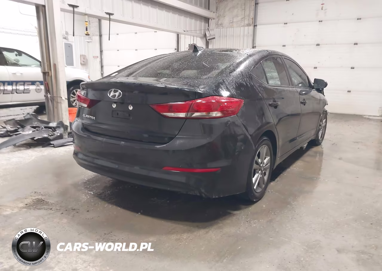 2018 Hyundai Elantra Value Edition VIN:5NPD84LF6JH351209 - 4