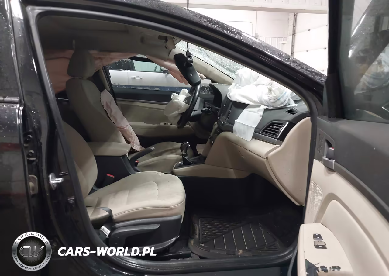 2018 Hyundai Elantra Value Edition VIN:5NPD84LF6JH351209 - 5