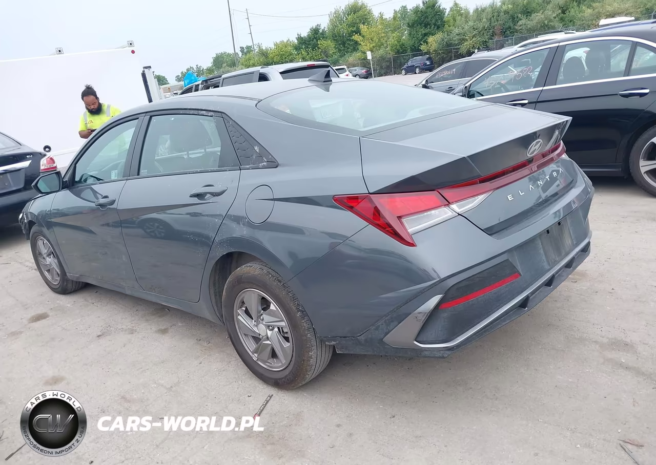 2025 Hyundai Elantra Se VIN:KMHLL4DG8SU977316 - 3