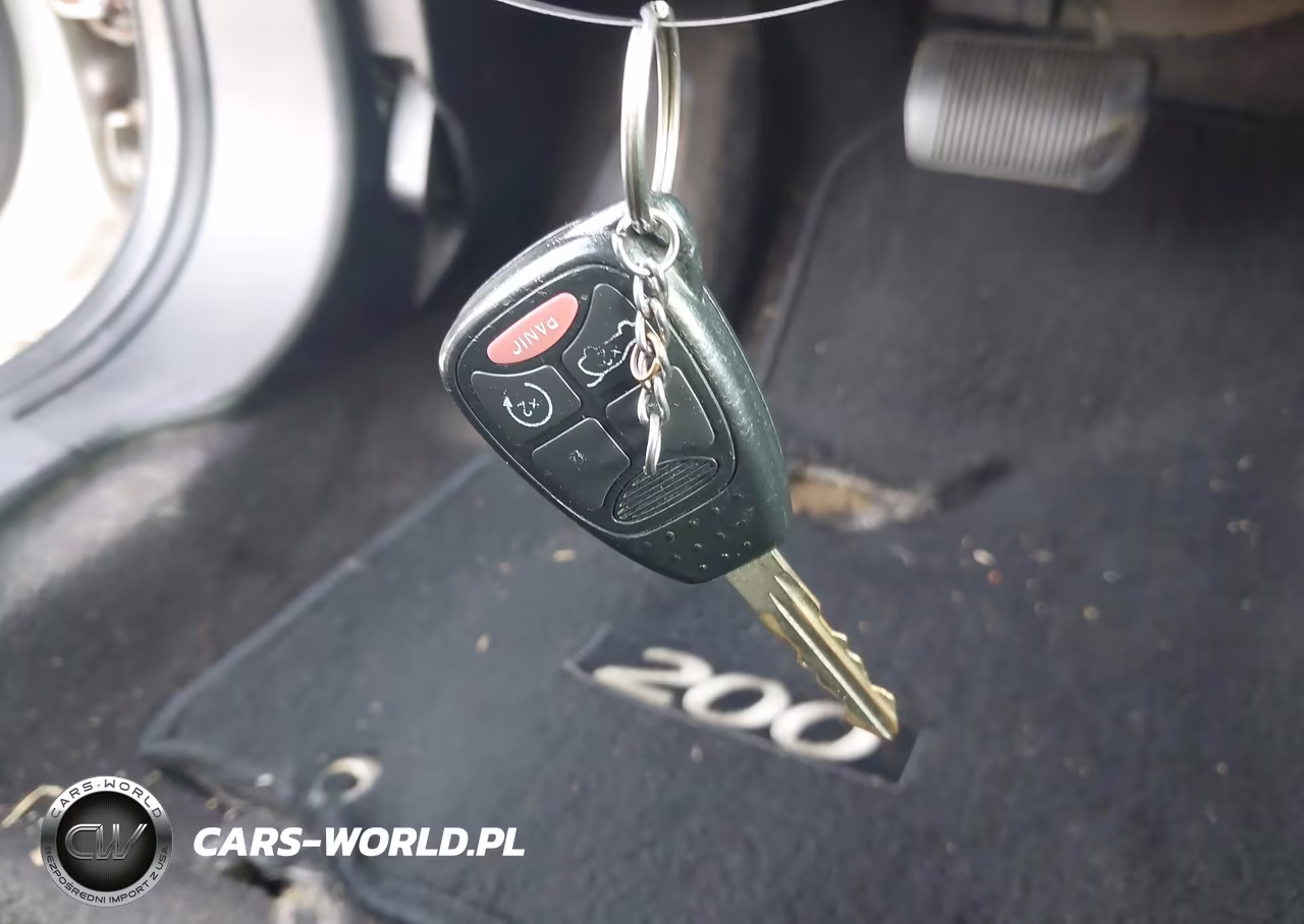 2012 Chrysler 200 Limited VIN:1C3CCBCG2CN102114 - 11