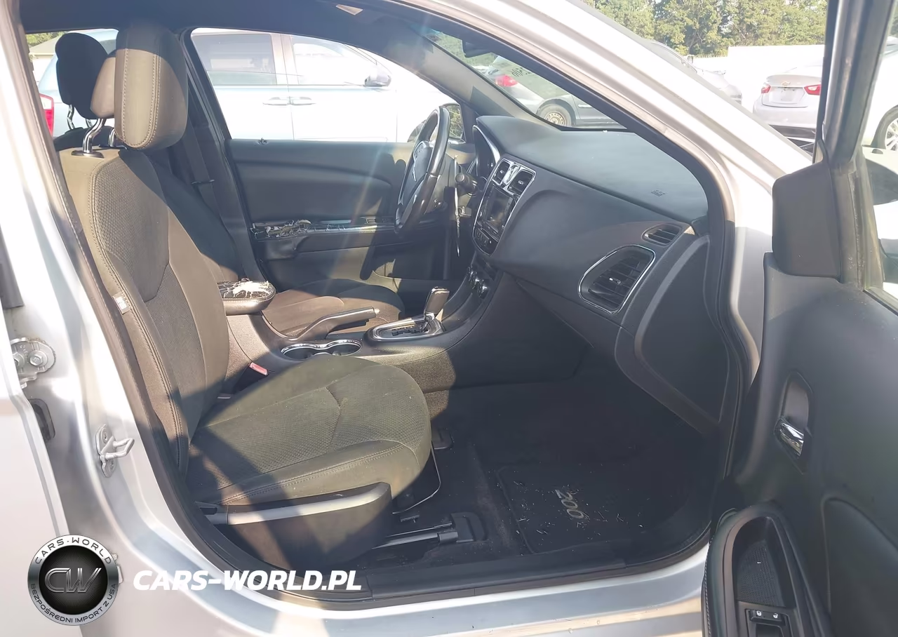 2012 Chrysler 200 Limited VIN:1C3CCBCG2CN102114 - 5