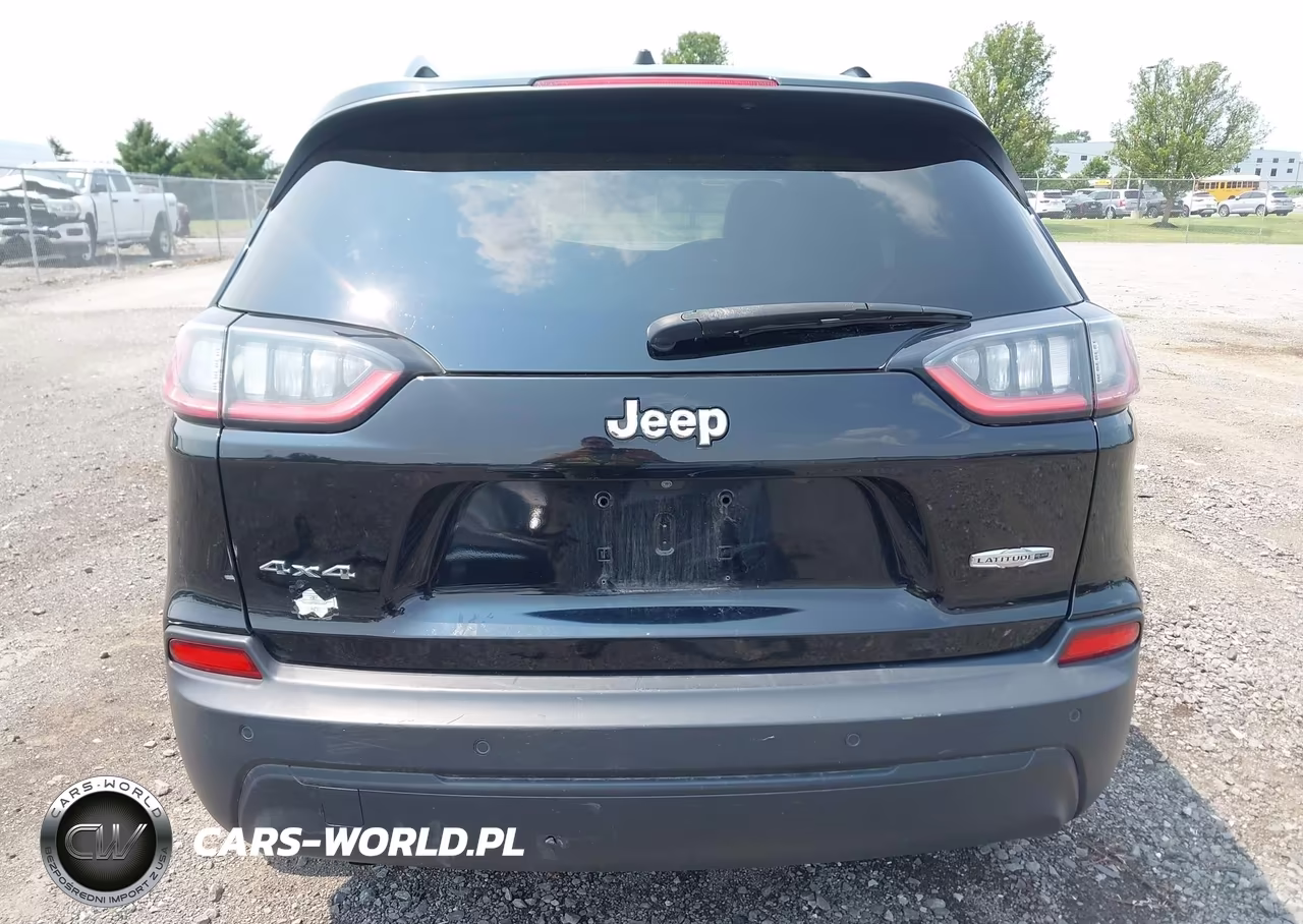 2019 Jeep Cherokee Latitude Plus 4X4 VIN:1C4PJMLB6KD472781 - 16