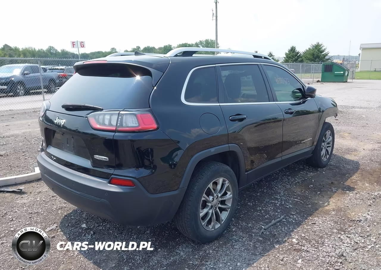2019 Jeep Cherokee Latitude Plus 4X4 VIN:1C4PJMLB6KD472781 - 4