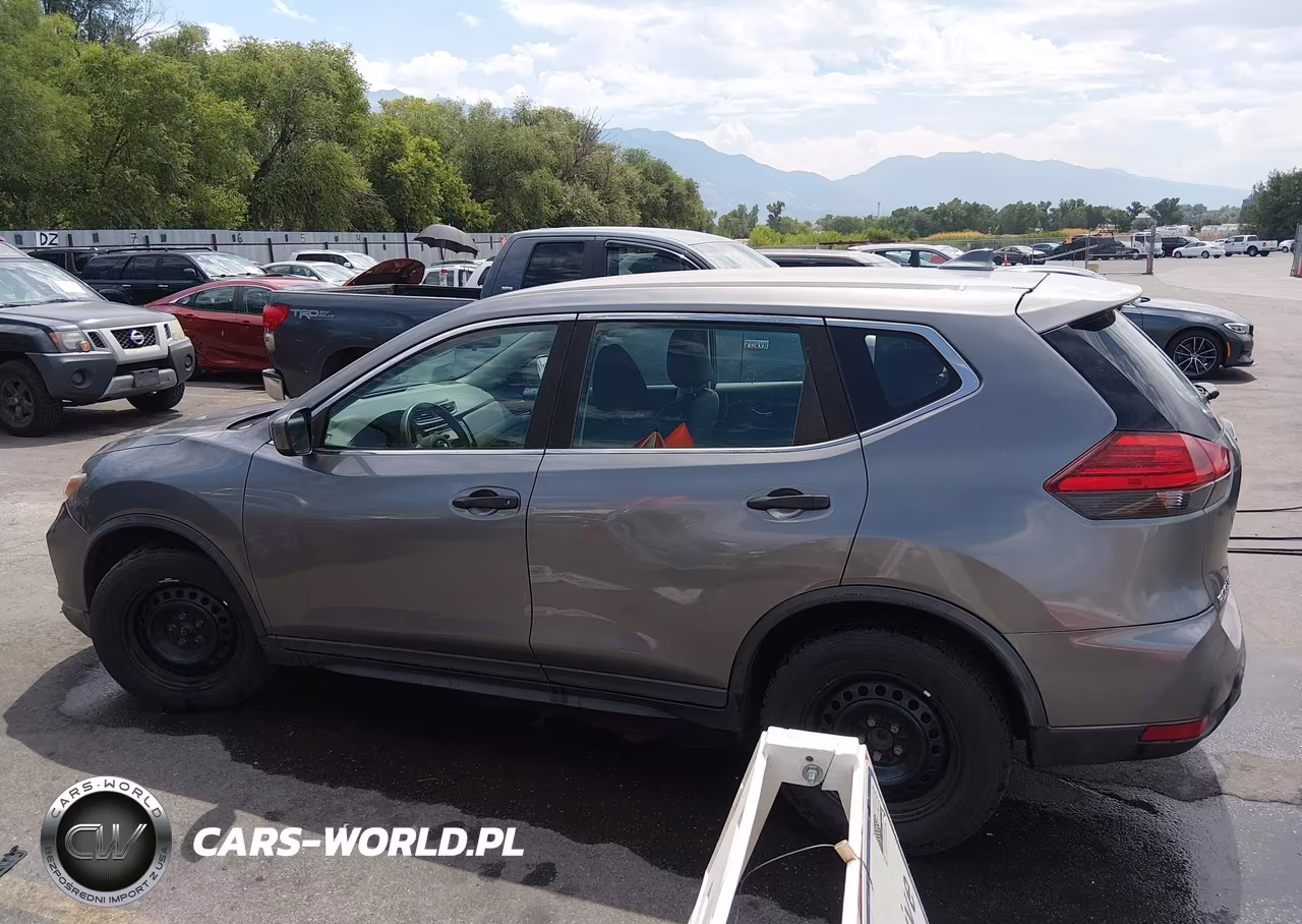 2017 Nissan Rogue S VIN:KNMAT2MT3HP570248 - 14