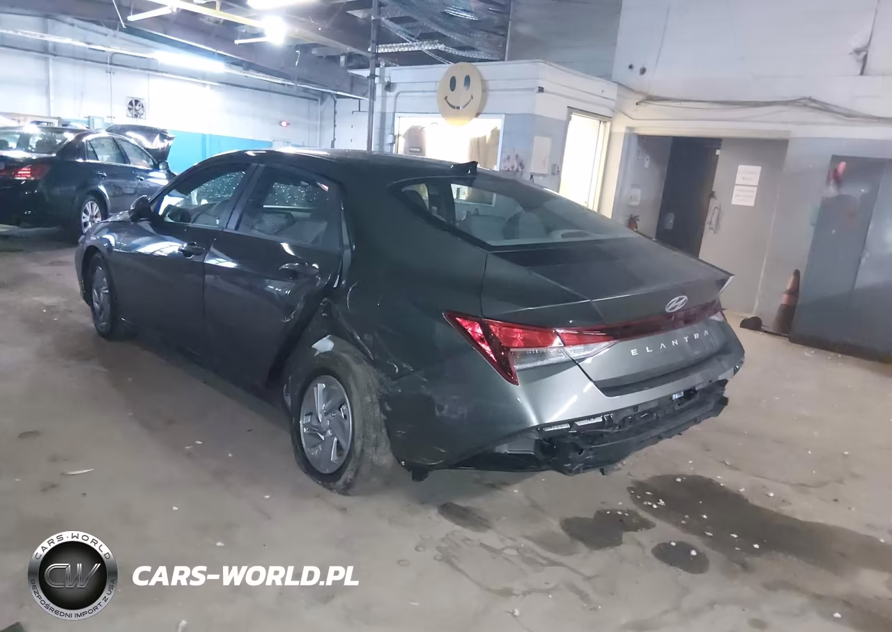 2026 Hyundai Elantra Se VIN:KMHLL4DG7TU254493 - 3