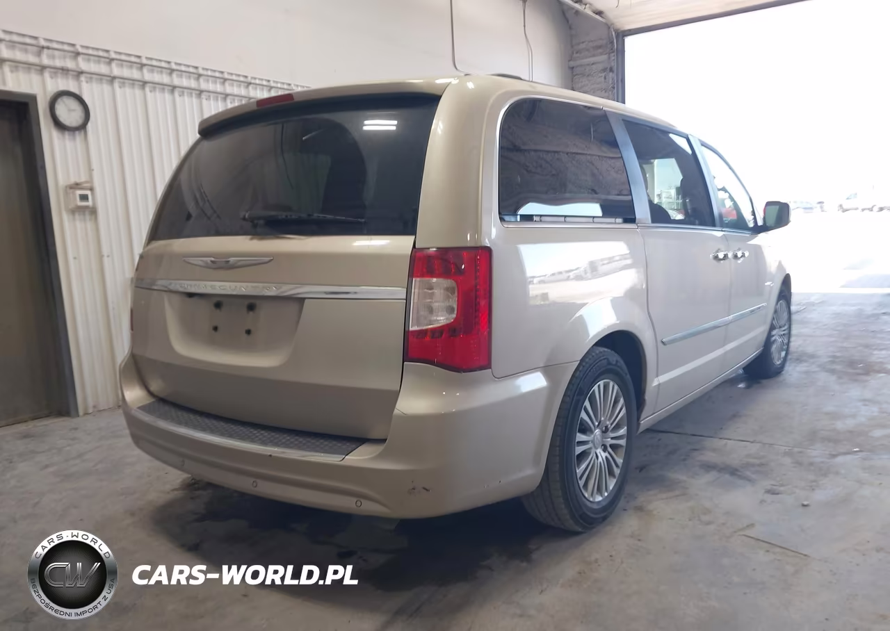 2014 Chrysler Town & Country Touring-L VIN:2C4RC1CG2ER169009 - 4