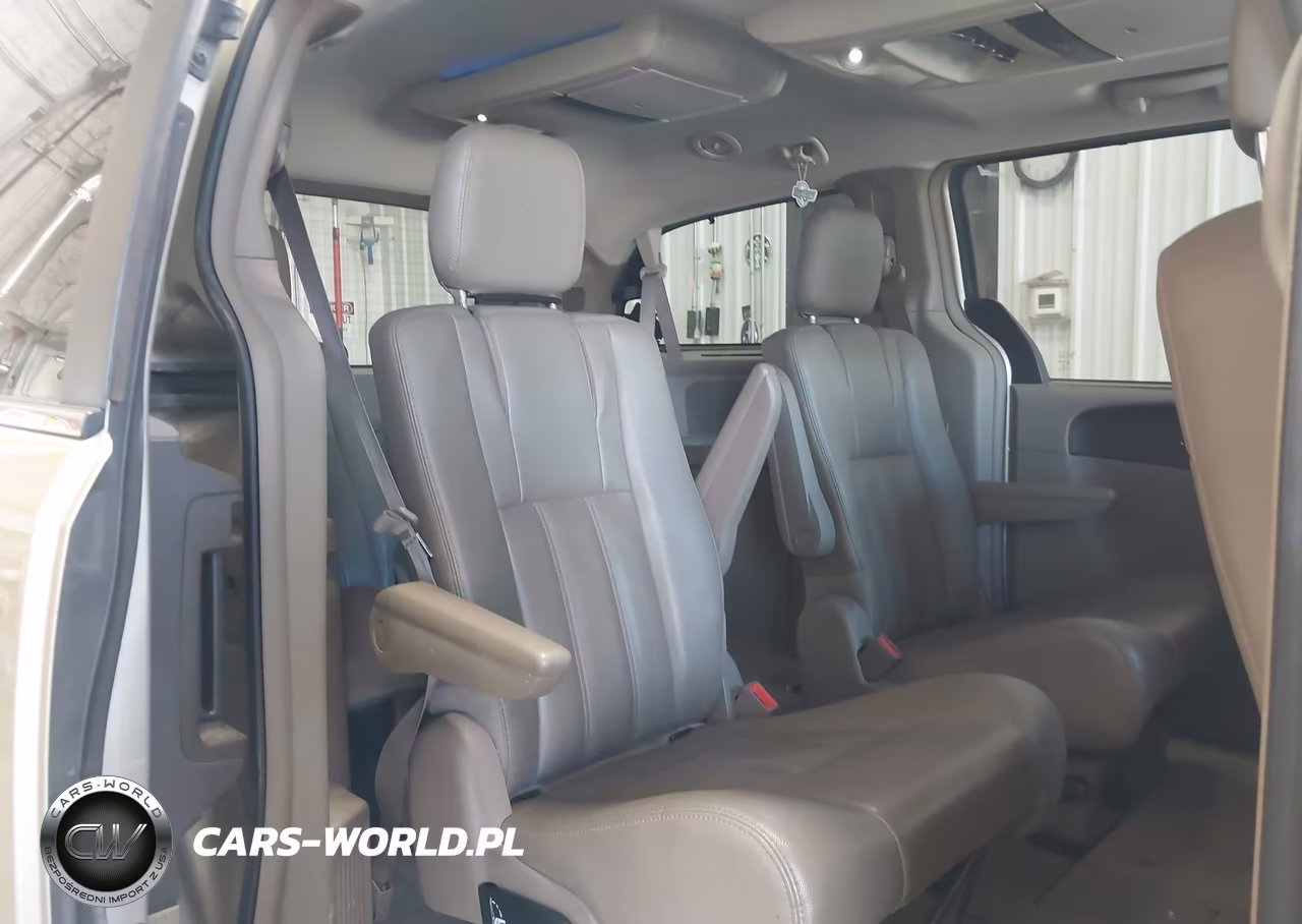 2014 Chrysler Town & Country Touring-L VIN:2C4RC1CG2ER169009 - 8