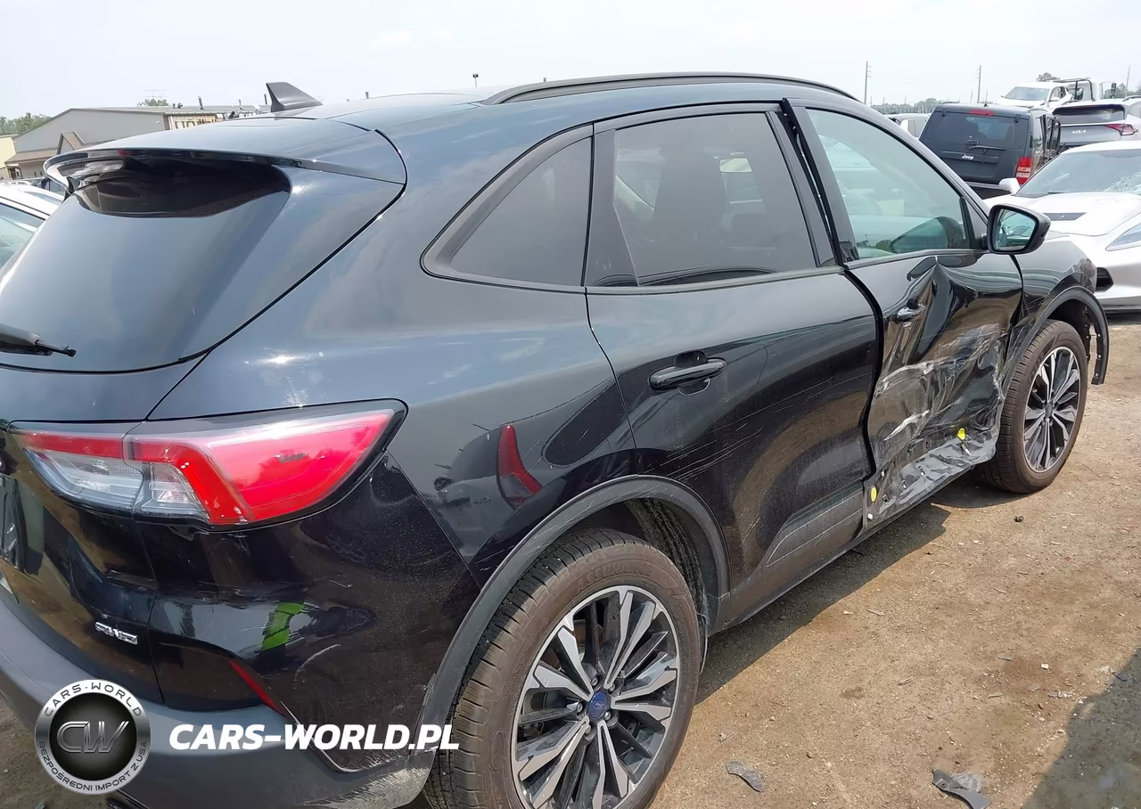 2021 Ford Escape Se VIN:1FMCU9G68MUA63227 - 4