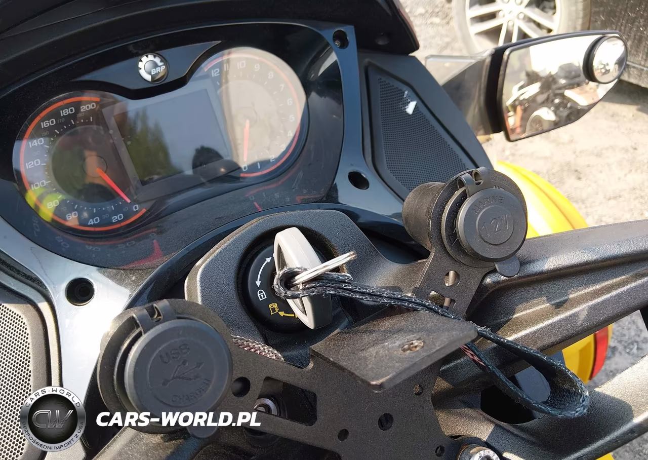 2013 Can-Am Spyder Roadster St-Sts-St Limited VIN:2BXNCAC18DV000239 - 11